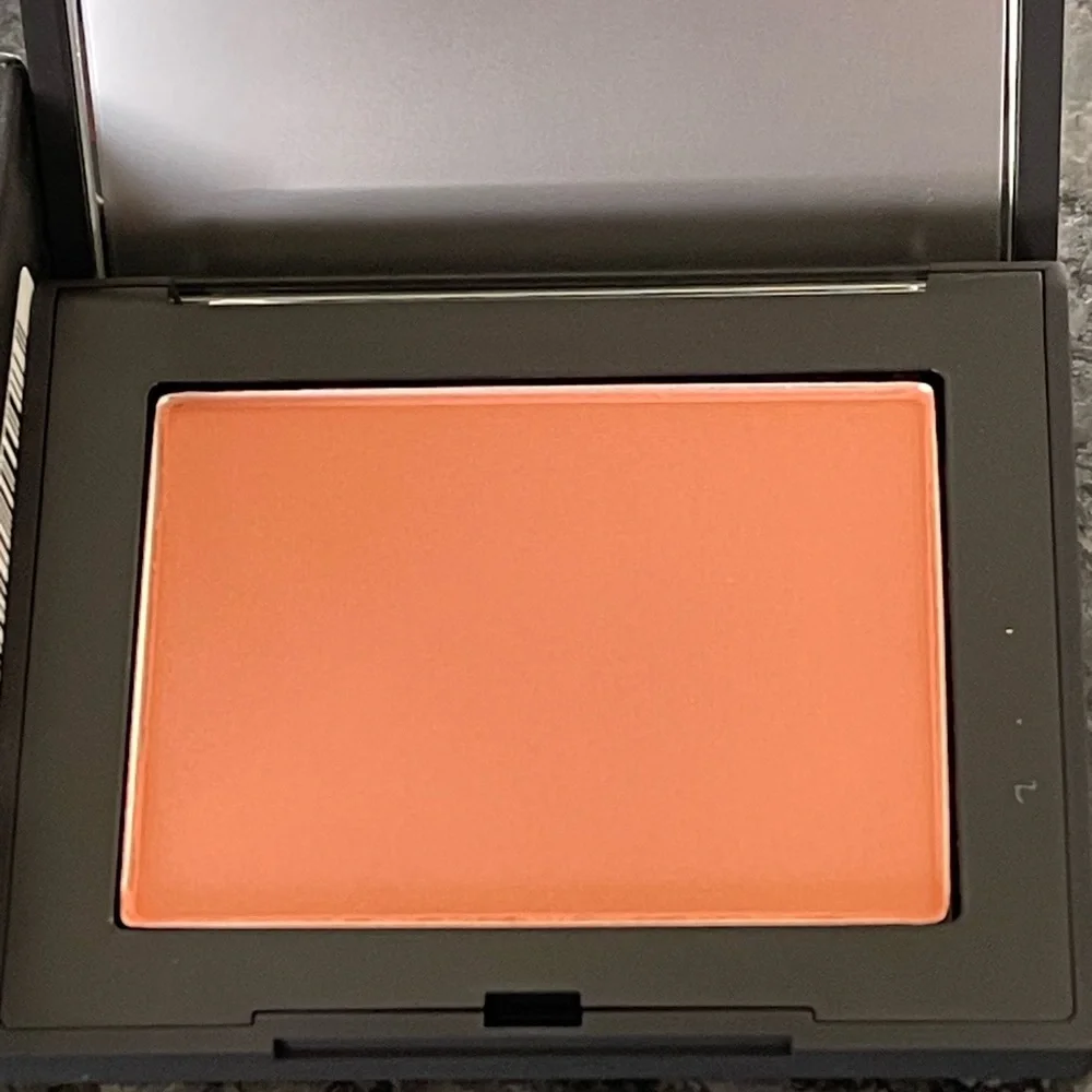NARS Iconic Powder Blush in Gina gorgeous color, full size